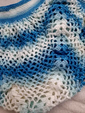 Bílomodrá síťovka - detail