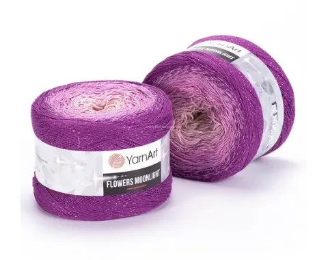 klubíčko s přízí použitou na šátek Moonlight